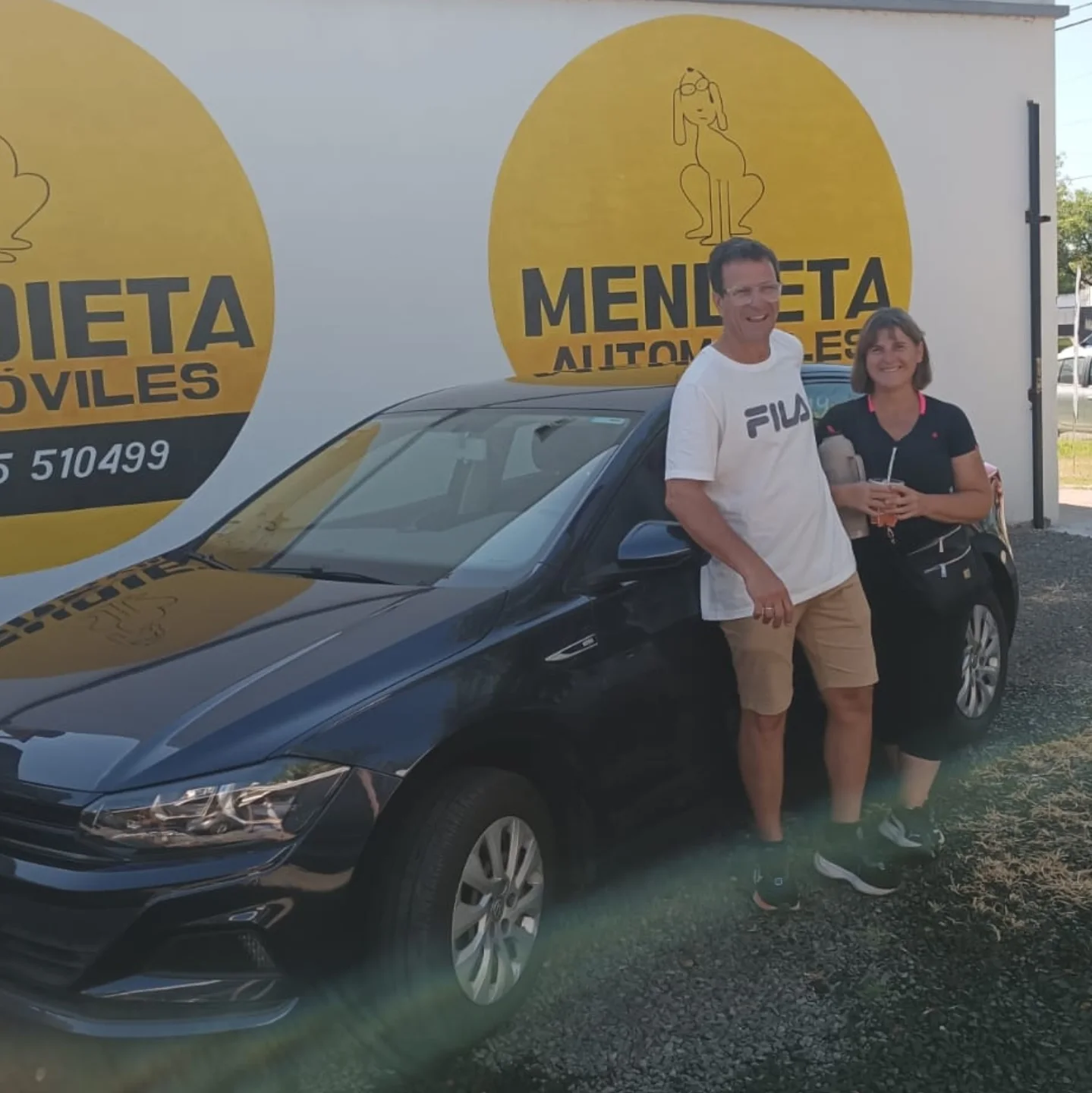 Entrega de Volkswagen Polo Trendline a Clientes Satisfechos
